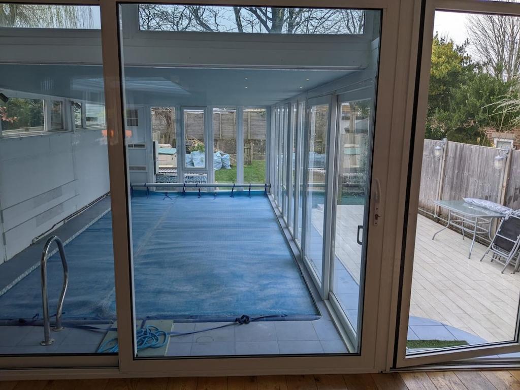 River House With Heated Pool June To Sep & Garden Twickenham Exterior photo